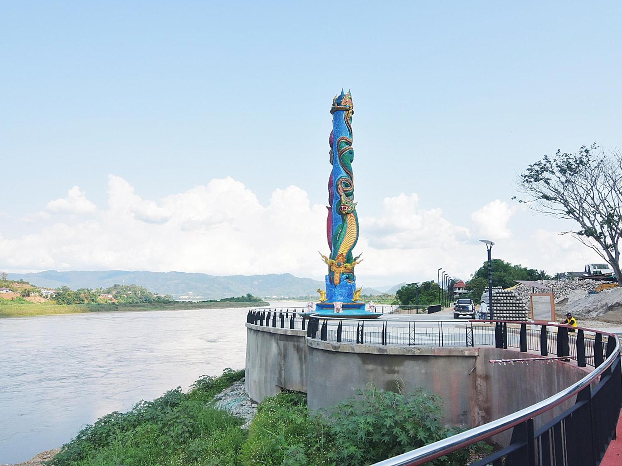 Fortune Riverview Hotel Чианг Кхонг Экстерьер фото